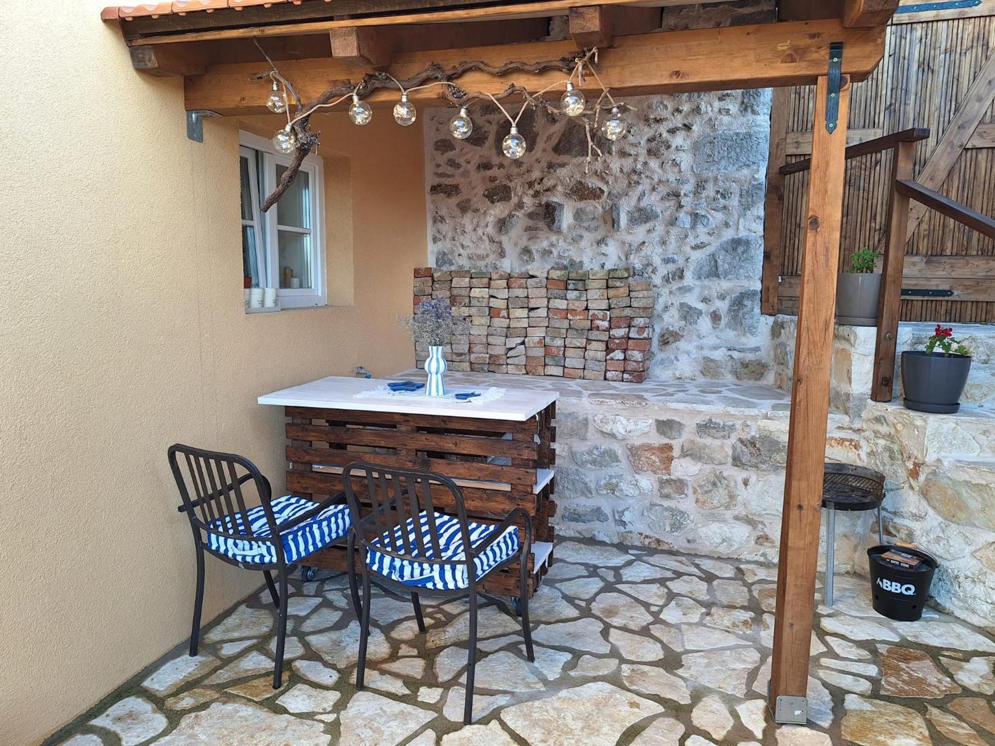 Vila House 