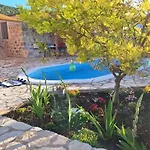 Holiday House \